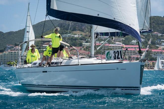 Competitive start of the Gill Commodore’s Cup © Laurens Morel